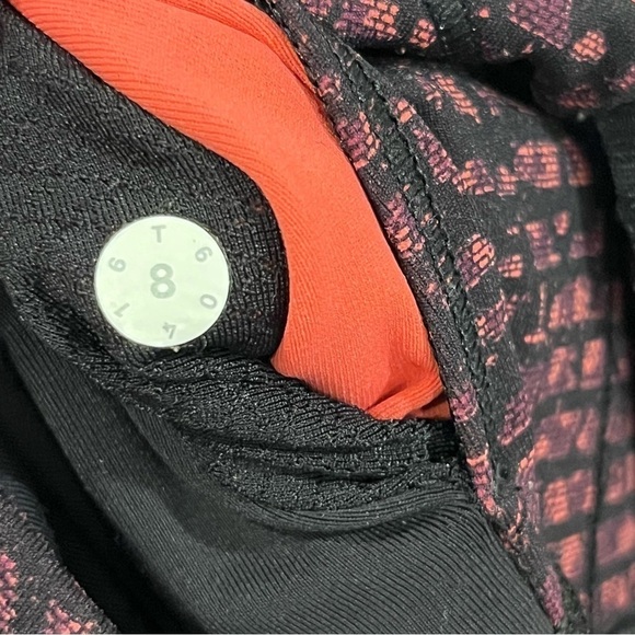 Lululemon Outrun 17" Crop leggings Shatter Weave Dust Coral Plum / Black size 8 - Picture 10 of 10